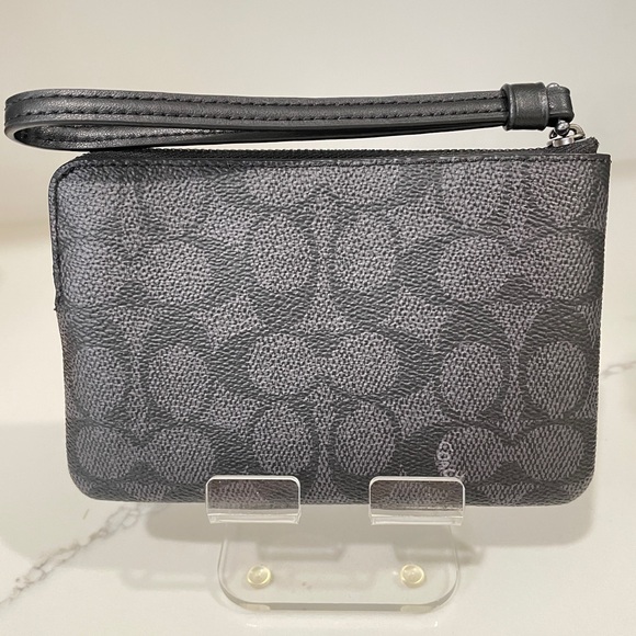 Coach Corner Zip Wristlet in Signature Canvas (Charcoal / Black) - Picture 2 of 4